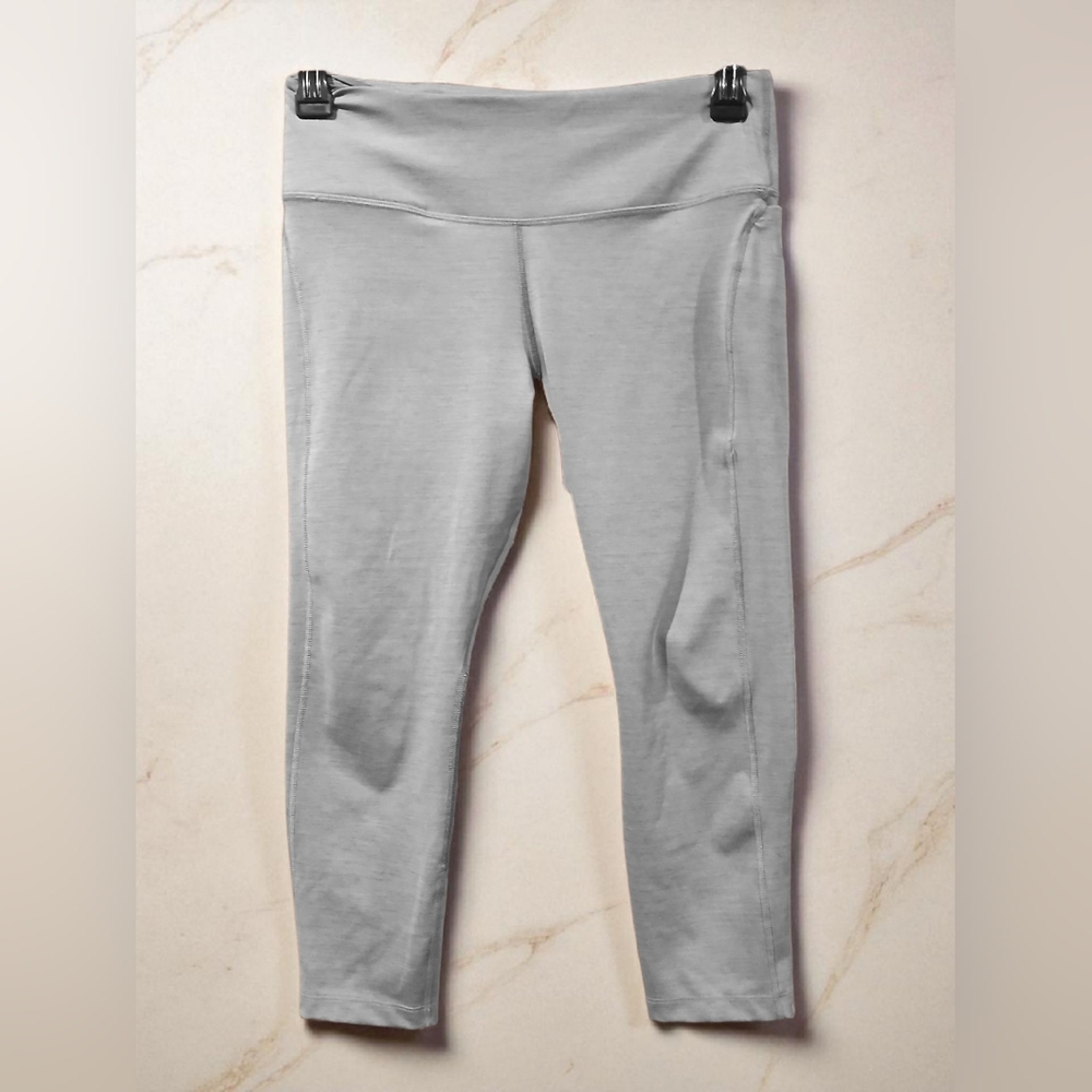 Nike Light Grey Cropped Capri Leggings Athletic Yoga Size Womans Large